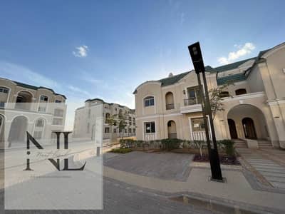 بنتهاوس للبيع في قلب مدينة المستقبل في كمبوند لافينير، 3 غرف نوم، مساحة 265 متر، نصف تشطيب، جاهز للاستلام