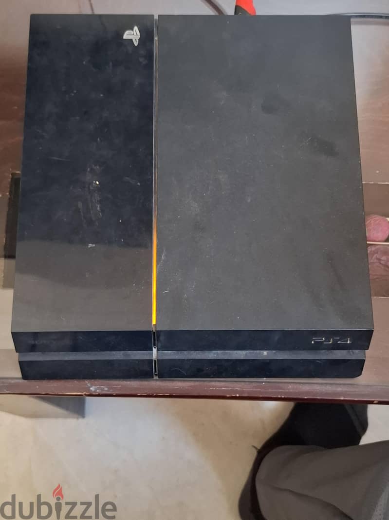 PS4 CONSOLE 1