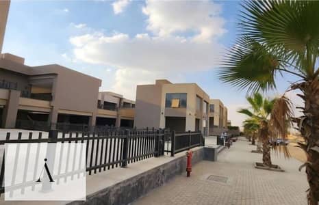 محل للإيجار ١٤٠ م نصف تشطيب أوبن فيو بسعر لقطة