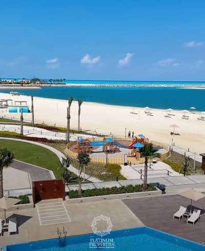 شاليه  2 غرفة مفروشة بالكامل جاهزة للاستلام تطل على البحر مباشرة بالما باي روتانا بالساحل الشمالي