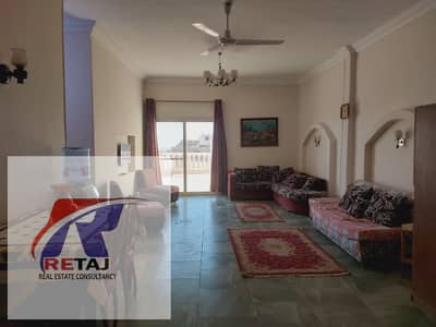 رووف للايجار المفروش 220 متر في النرجس عمارات التجمع الخامس