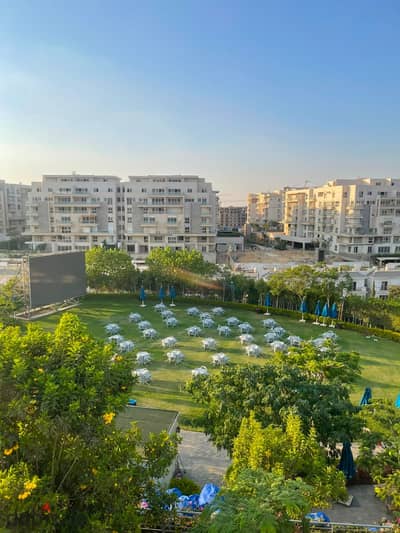 شقة للايجار بكمبوند ماونتن فيو اى سيتى