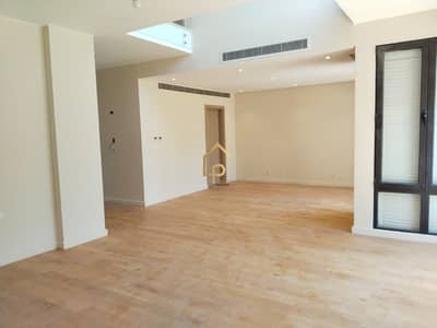 Townhouse middle for sale at Owest  Whyt