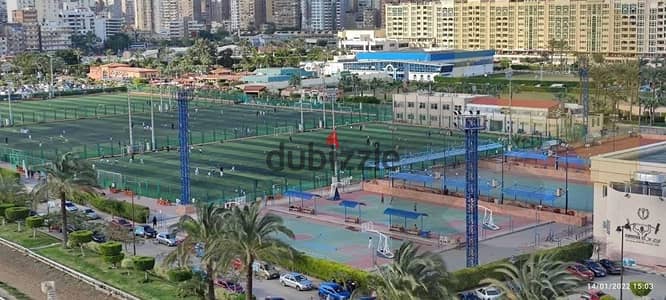 فرصة مميزة جدا للإيجار شقة 200 م بقلب سموحة مطلات عالنادي بالكامل