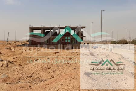 ارض للبيع 622متر للبيع في اب تاون اكتوبر علي الرئيسي