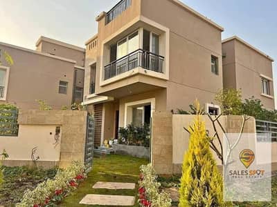 Villa for sale in Taj City compound, opposite Cairo Airport, at half price