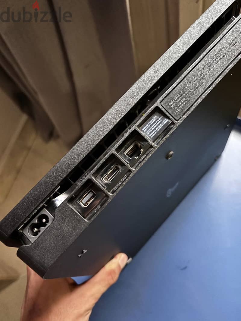 PS4 slim 1Tb 1