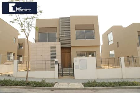 Ready to Move Standalone Villa For Sale With landscape view with Very Prime Location in Compound Palm Hills New Cairo - New Cairo