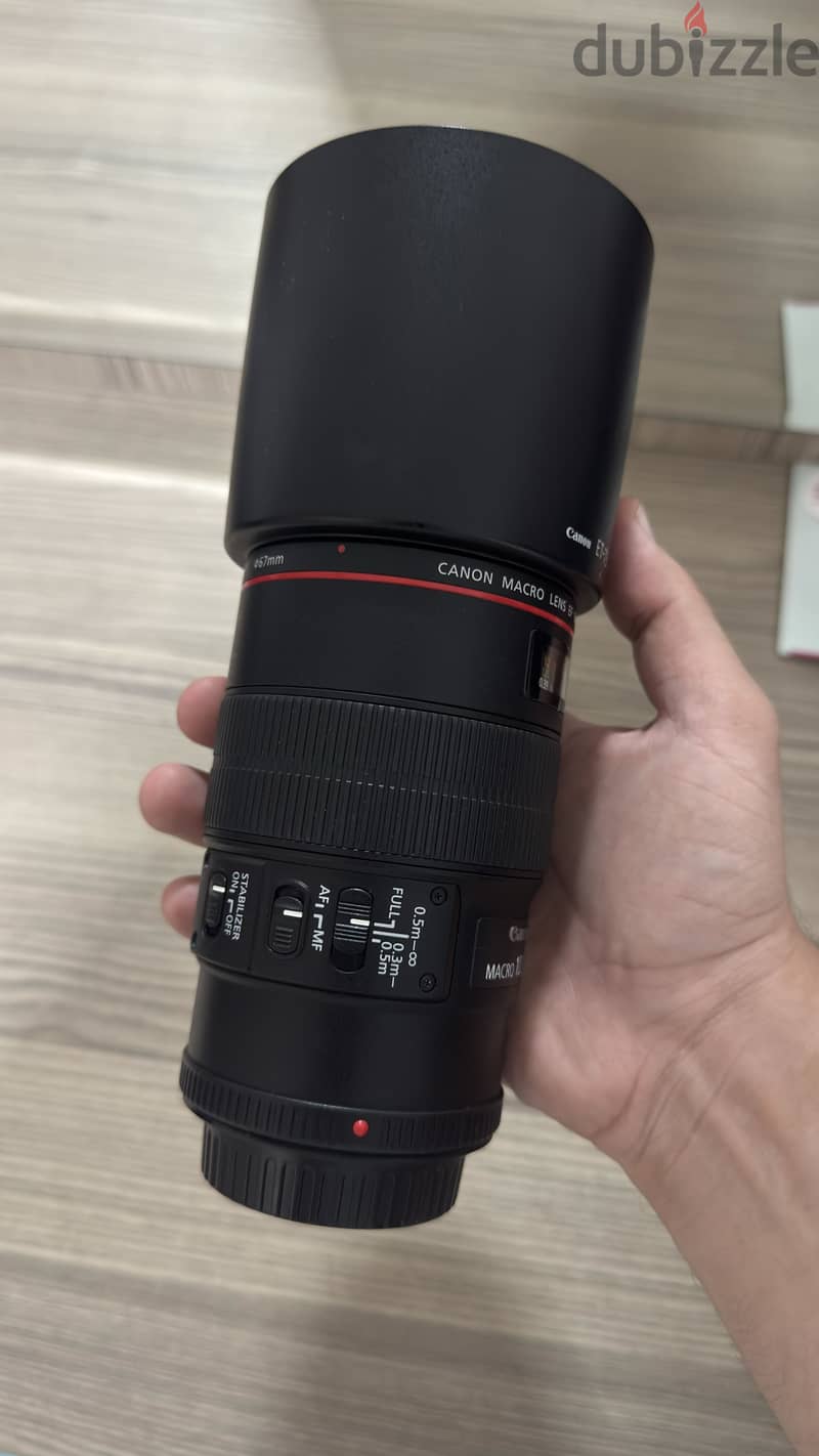 Canon macro lens EF 100mm 1