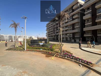 Apartment for Sale in a Prime Location in R7, New Administrative Capital, directly on the Central Axis, next to The British University and Dubai Mall.