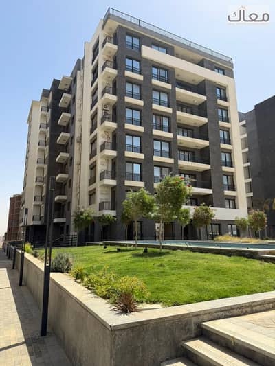 Ready-to-Move 155 sqm Apartment | Castle Landmark | Near the Diplomatic District & Green River