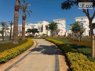 فيلا متشطبة بالتقسيط عل 12 سنة في منطقة القصور والفيلات