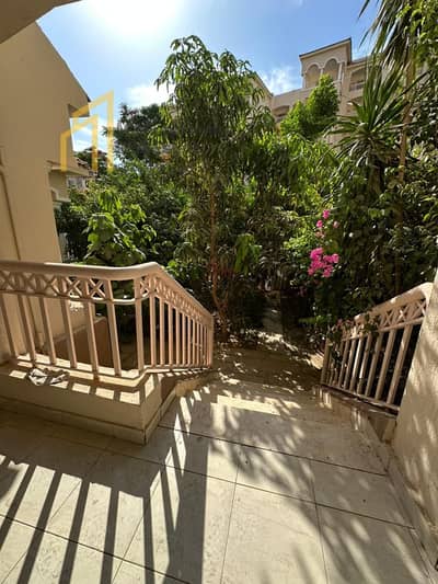 For sale, a ground-floor apartment with a private garden next to Metro Market and direct services.