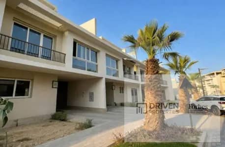 تاون هاوس بموقع مميز للبيع في كمبوند بيراميدز هيلز 6 أكتوبر الجيزة        Pyramids Hills Compound 6th of October Giza