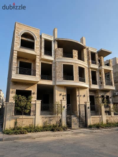 ready to move duplex for Sale 550 sqm, North-Facing Located in El Koronfel Villas 2, Fifth Settlement  Directly from the owner