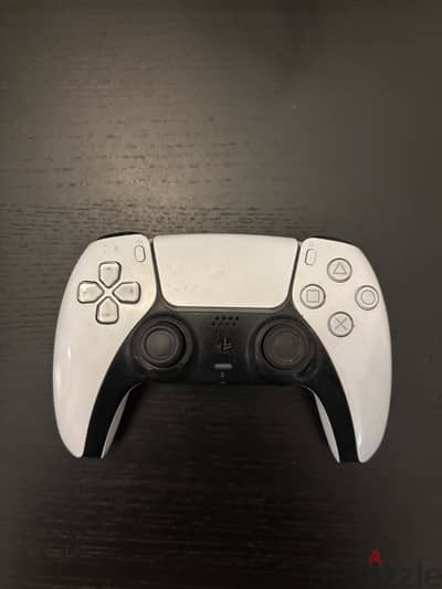 دراع PS5 ابيض