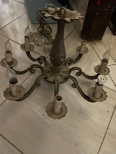نجفه نحاس تقيل انتيك  ٨ شمعات
