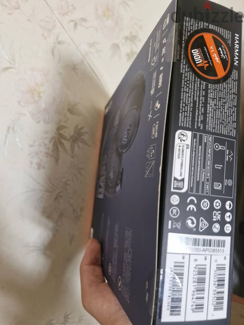 JBL Tune 520BT headset 2