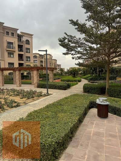شقة فاخرة مفروشة بالكامل للإيجار في ميفيدا بالقرب من الجامعة الامريكيه | ٢٠٠ متر