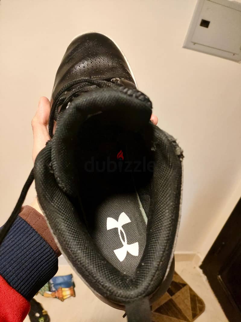 Under Armour size 46 1