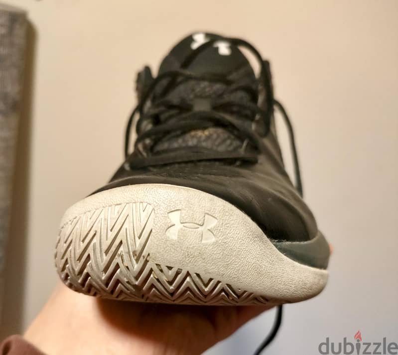 Under Armour size 46 3