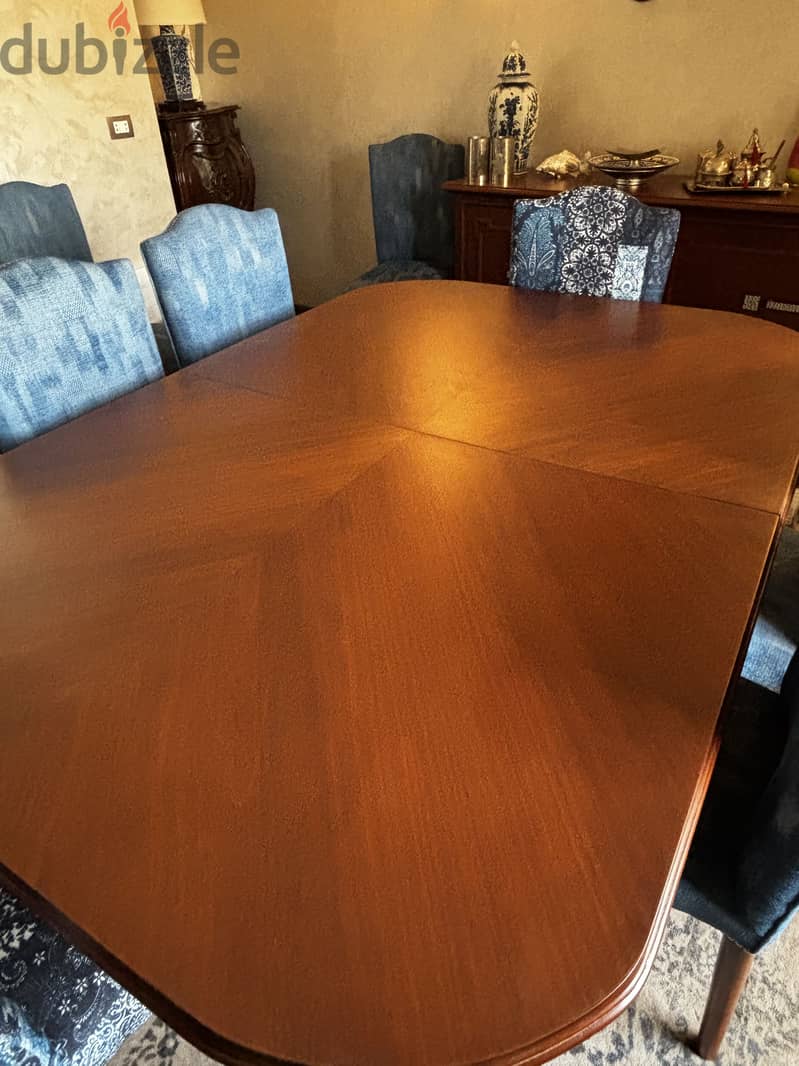 Dining table + 10 chairs 4
