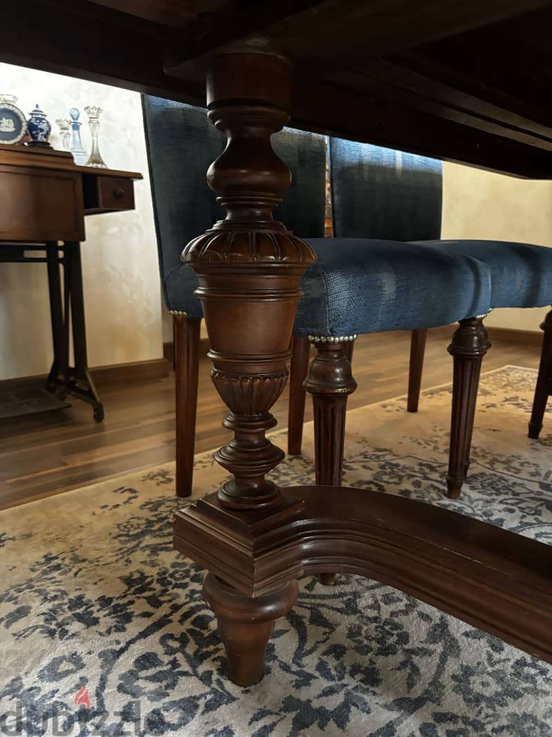 Dining table + 10 chairs 8