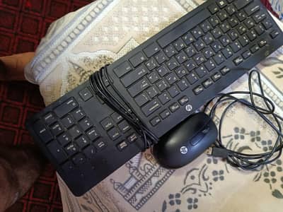 كيبورد وماوس وشاحن لاب توب