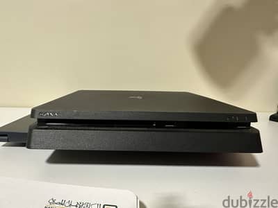 Play station 4 sliem حالته جيده استعمال خفيف