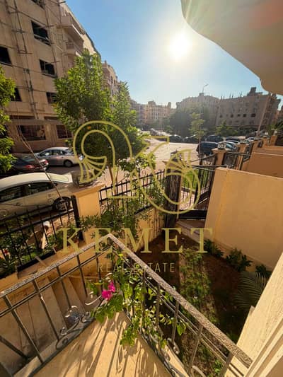 للبيع شقة أرضي بحديقة بالنرجس عمارات، 200م، مدخل خاص، حديقة 70م، 3 غرف (منها ماستر)، 3 حمامات، تشطيب سوبر لوكس، جاردن خلفية لاندسكيب.