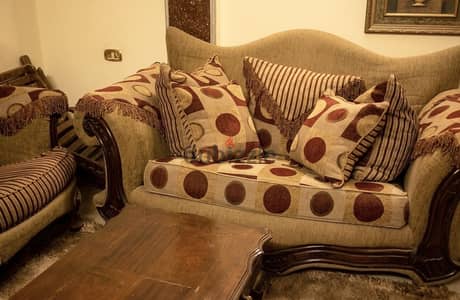 طقم أنتريه كلاسيك فخم ٤ قطع - بحالة ممتازة