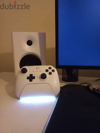 ذراع 8BitDo Ultimate (2.4GHz + Bluetooth) مع الدوك ستيشن
