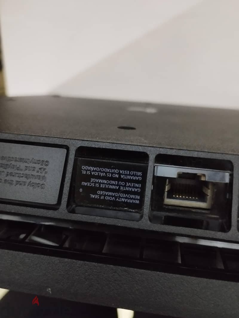playstation 4 slim 1
