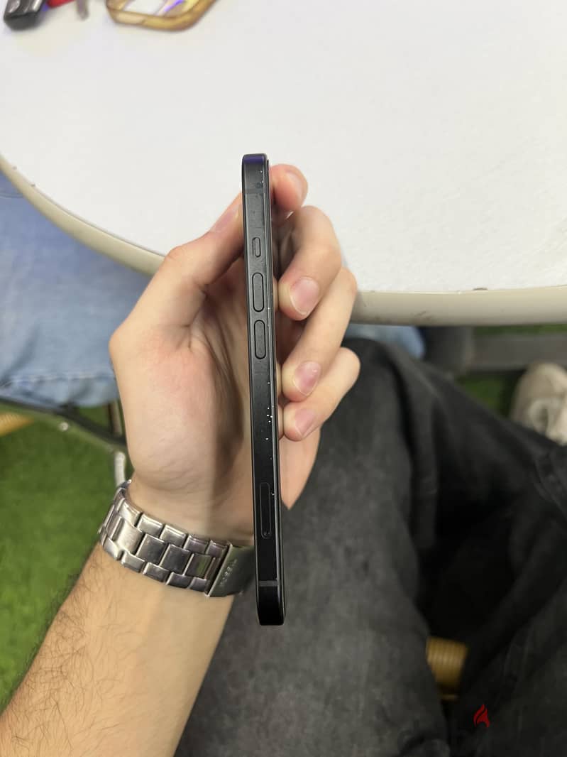 Apple - iPhone 15 4