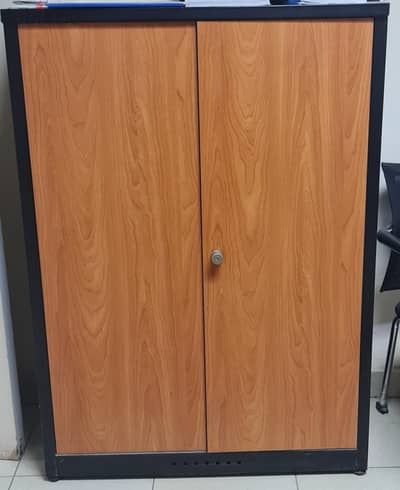  عدد3 دولاب 195*90*40سم بحالة جيدة جدا