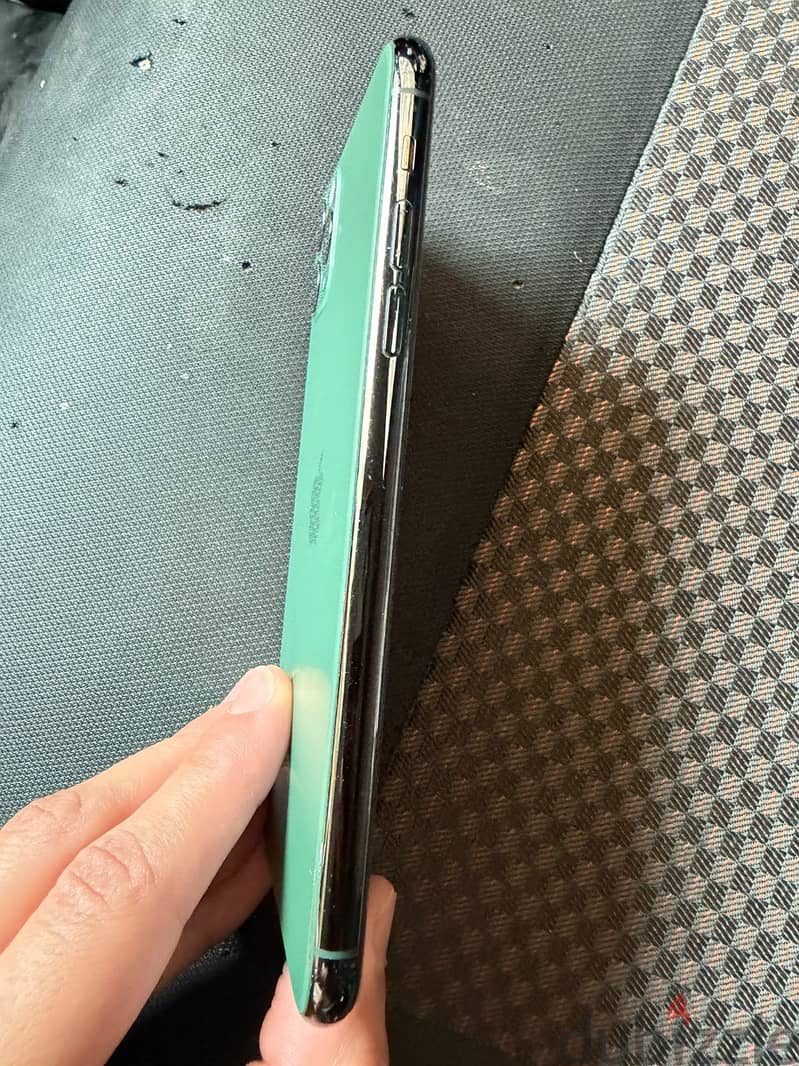 Apple - iPhone 11 Pro Max 1