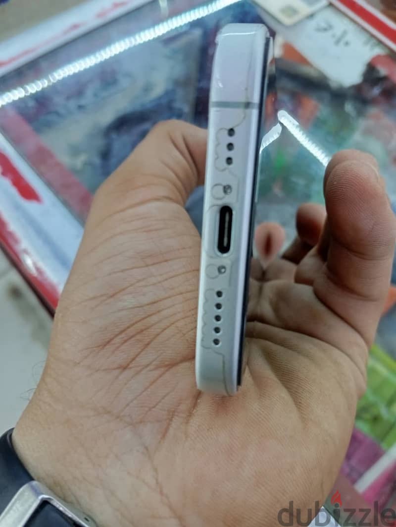 Apple - iPhone 17 2