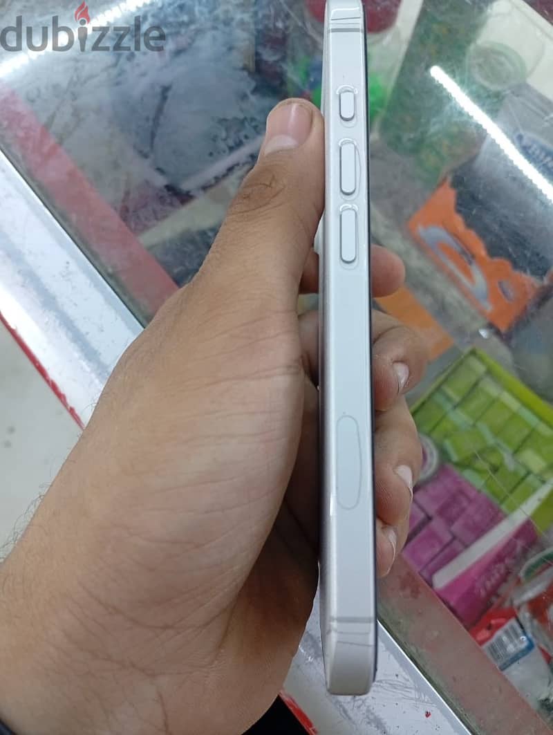 Apple - iPhone 17 4