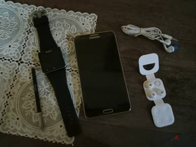 Samsung Galaxy Note 3 حاله ممتازه جدا مع ساعه سوني أصليه جديده لم تستخ