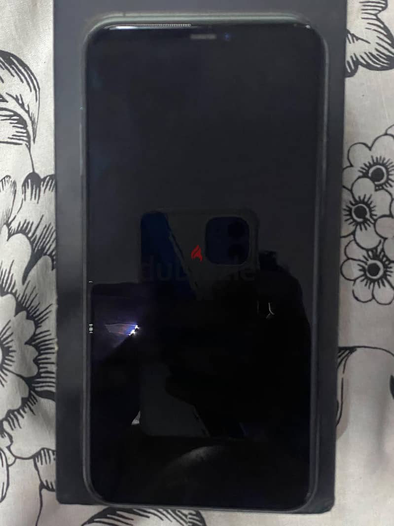 Apple - iPhone 11 Pro Max 3