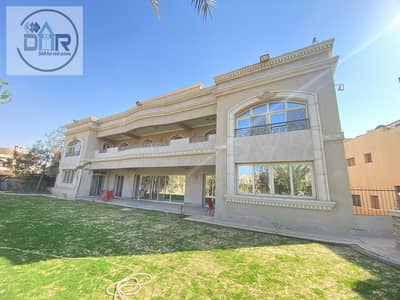 Luxury, fully serviced villa for rent in "Beverly Hills" (Phase 2) – stunning view of a large garden!