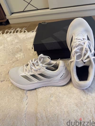 كوتشى adidas اصلى استعمال مره واحده
