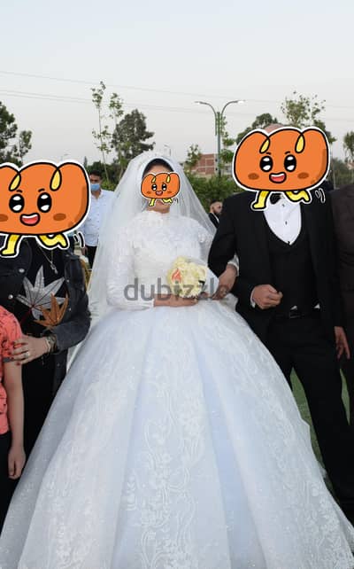 فستان زفاف للبيع