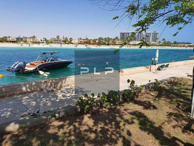 شاليه للبيع مفروش بالكامل بالتكيفات استلام فوري بسعر لقطه في قريه مارينا مراسي Marina Marassi