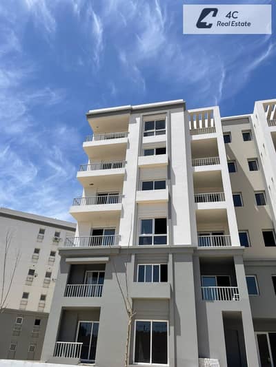 Lowest-Priced Ready-to-Move 3-Bedroom Apartment with Swimming Pool View for Sale in Hyde Park Fifth Settlement, New Cairo Lowest-Priced Ready-to-Move 3-Bedroom Apartment with Swimming Pool View for Sale in Hyde Park Fifth Settlement, New Cairo