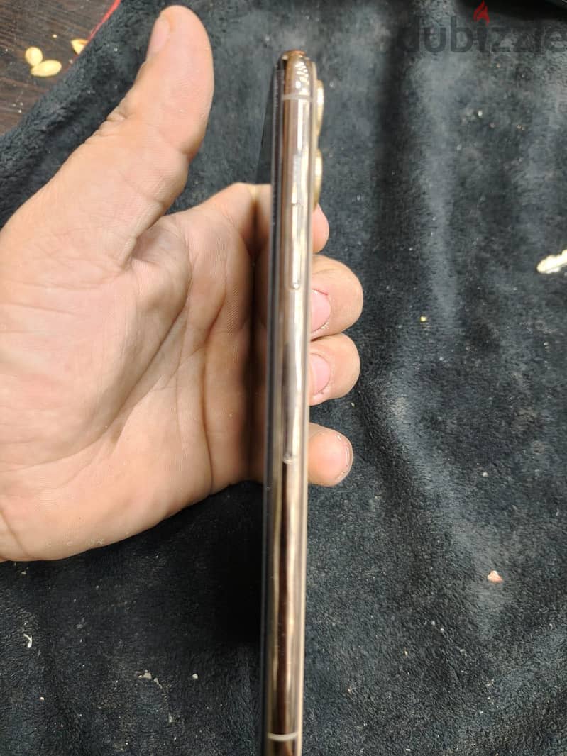Apple - iPhone 11 Pro Max 2