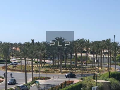 شاليه للبيع فيو حمام سباحه مفروش بالكامل استلام فوري بأقل سعر في السوق في قريه مارينا مراسي  Marina Marassi