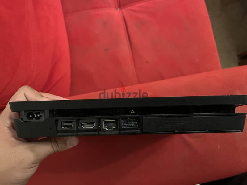 PS4 slim 3