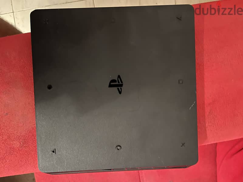 PS4 slim 4