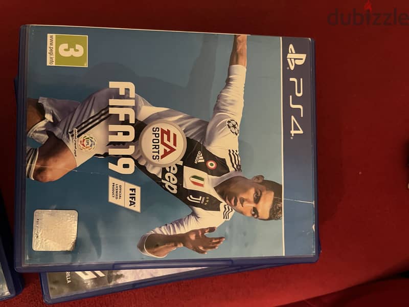 PS4 slim 5